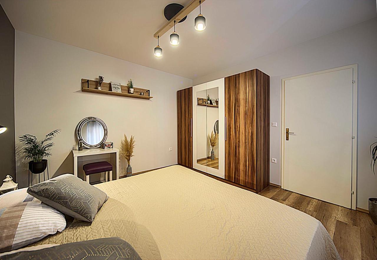 Apartment Korado Pula Eksteriør billede
